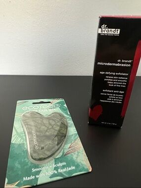Dr. Brandt black exfoliator with green jade gua sha Bundle
